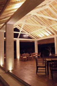 Hotel Cloud 9 Negombo餐厅或其他用餐的地方