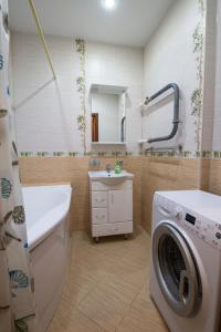 Apartament "Berloga 55" on Mayakovskogo的一间浴室