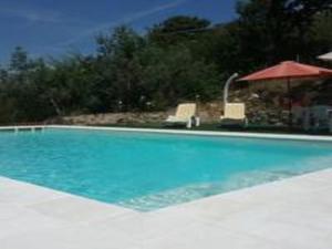 Rifugio al Sole内部或周边的泳池