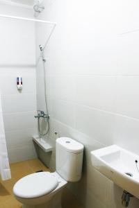 美娜多马洛桑酒店的一间浴室