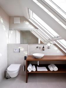 马里博尔城市公寓酒店的一间浴室