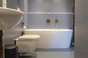 弗里茨杜塞尔多夫国王大道酒店的一间浴室