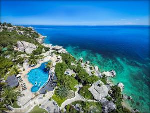 涛岛Jamahkiri Dive Resort & Spa的享有度假胜地和海洋的空中景致