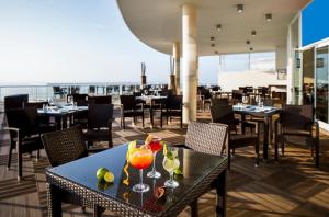 海滨 - 普拉亚德雷伊高尔夫及海滩度假酒店餐厅或其他用餐的地方