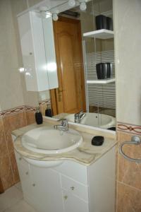 马德里For You Rentals Barrio del Pilar apartment SAR28的相册照片