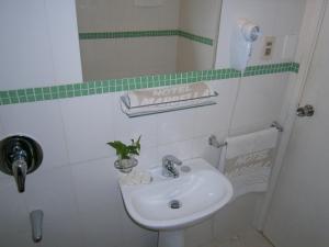 马贝拉酒店的一间浴室
