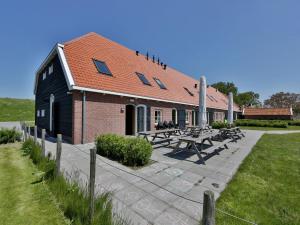 韦默尔丁厄Spacious holiday home at 50 m. from the Oosterschelde的相册照片