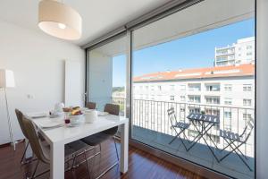 波尔图LovelyStay - Casas Brancas - Modern Apartment with Balcony & free private parking的相册照片