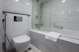 BON Hotel Abuja的一间浴室