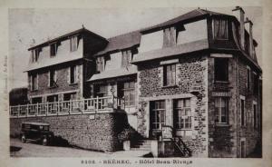 普卢阿Residence Beau Rivage Brehec的一张旧黑白相间的建筑照片
