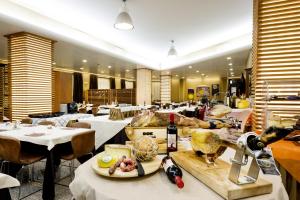 圣焦万尼泰亚蒂诺德拉纳拉餐饮酒店的相册照片