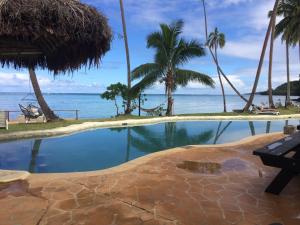纳玛塔库拉芒果湾度假村的海景游泳池