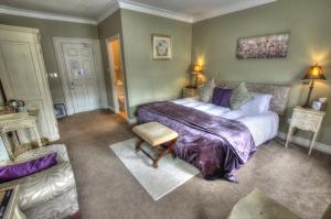 Dunster Castle Hotel客房内的一张或多张床位