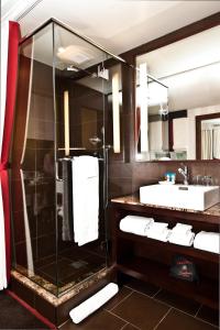 时代广场圣殿酒店的一间浴室
