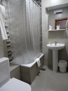 阿真蒂纳旅馆的一间浴室
