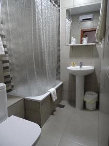 阿真蒂纳旅馆的一间浴室