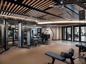 香港朗廷酒店的健身中心和/或健身设施