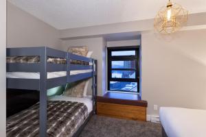 Gibbons Life Accommodations客房内的一张或多张床位