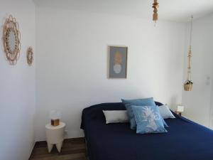 Home Cassis - Maison Mediterranée - Piscine chauffée客房内的一张或多张床位