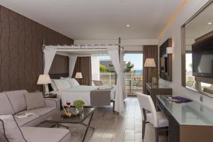 Princess Andriana Resort & Spa - Ultra All-Inclusive的休息区