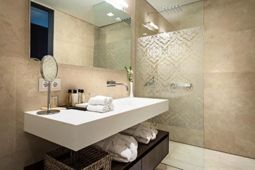 思德赫索斯酒店的一间浴室