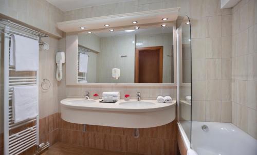 Hotel Excelsior - Liburnia的一间浴室