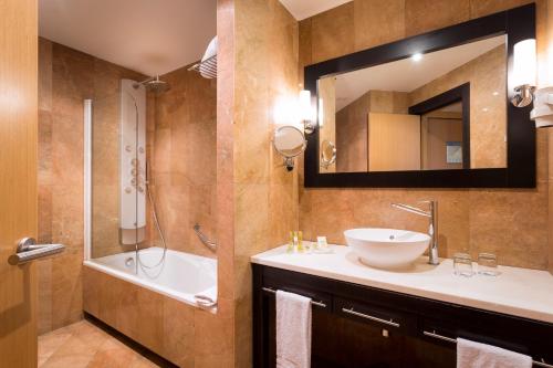 欧洲之星丰碑酒店的一间浴室
