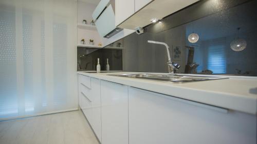 New Modern Apartment "Marjan"的厨房或小厨房