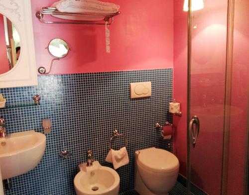 黎莱斯阿尔科瓦德多吉酒店的一间浴室