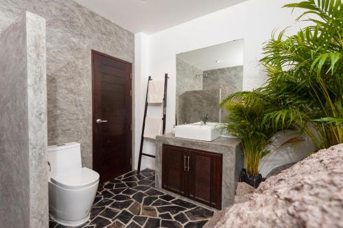 涛岛种植园公寓的一间浴室