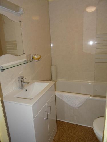 鲁特维迪格阿尔穆斯酒店的一间浴室