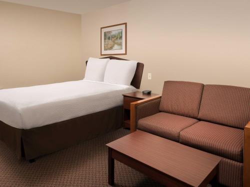 MerriamWoodSpring Suites Kansas City Mission的相册照片