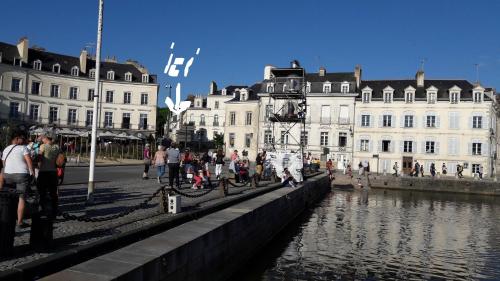 瓦讷Superbe vue sur les remparts de cet appartement cosy de 2 chambres à 100 m des terrasses du port的相册照片