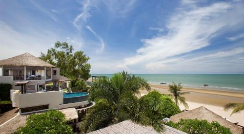 盼武里 华欣艾琳塔度假村及水疗中心 的享有海滩景致的度假屋
