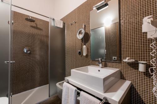 欧佩拉酒店的一间浴室