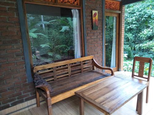 贾蒂卢维Dina Home Stay at Desa Wisata Wongayagede的相册照片