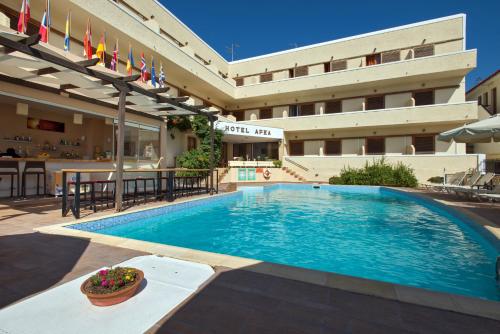 Hotel Afea内部或周边的泳池