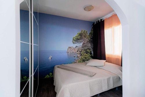 德尔锡伦西奥海岸Cozy apartment in Costa del Silencio的海景卧室