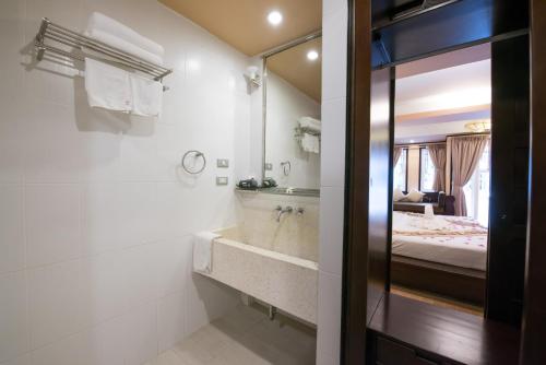 涛岛蒙特拉度假酒店的一间浴室