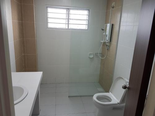 Sitiawan Homestay Entire Semi D home的一间浴室