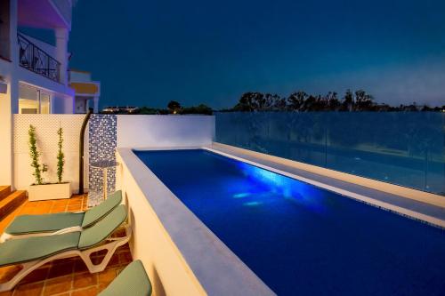 马贝拉Luxury Apartments with private swimming pool的相册照片