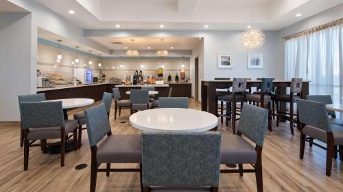 布达Best Western Plus Buda Austin Inn & Suites的相册照片