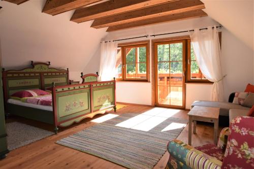 Ferienhaus Dirnbacher Hütte客房内的一张或多张床位