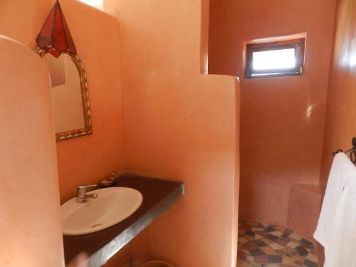 Borj Biramane的一间浴室