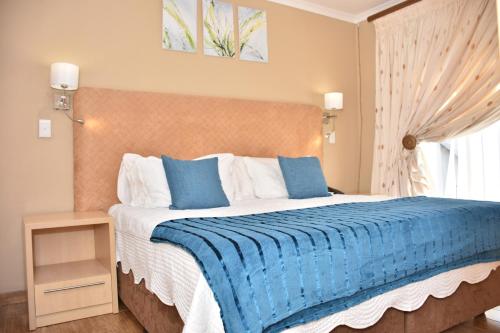 寄宿旅游旅馆客房内的一张或多张床位