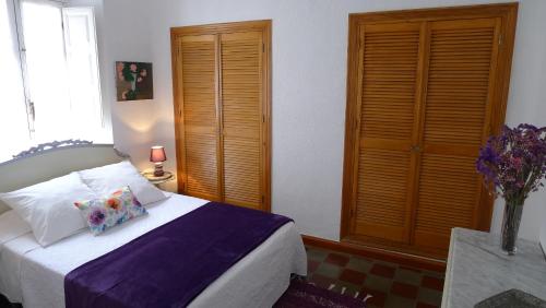 Casa Andaluza客房内的一张或多张床位