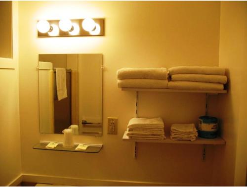 金西汽车旅馆的一间浴室