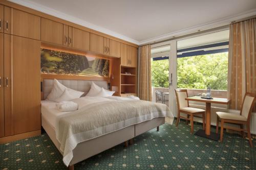 Hotel Schweizer Hof Thermal und Vital Resort picture 2