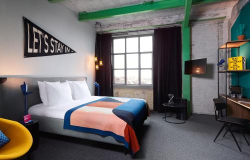 The Social Hub Maastricht客房内的一张或多张床位