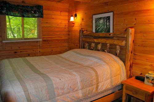ShartlesvilleAppalachian Camping Resort Log Home 6的相册照片